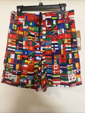🇺🇸🇻🇳🇬🇧🩳🇹🇷🇯🇵🇨🇨 Umbro Multicolor International Flag Print Shorts - Size M